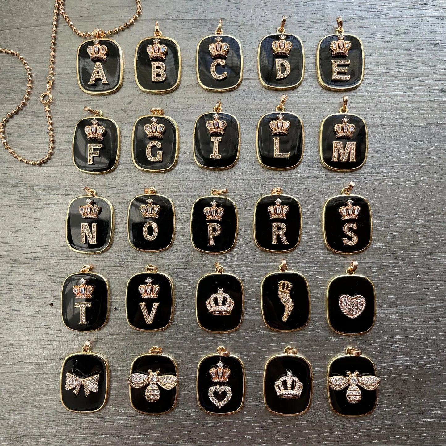 Collana "PIASTRINE" con lettere e simboli