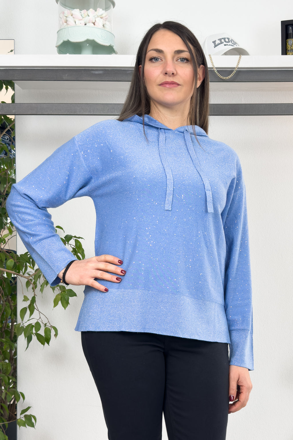 Maglia con cappuccio con micro paillettes EMME