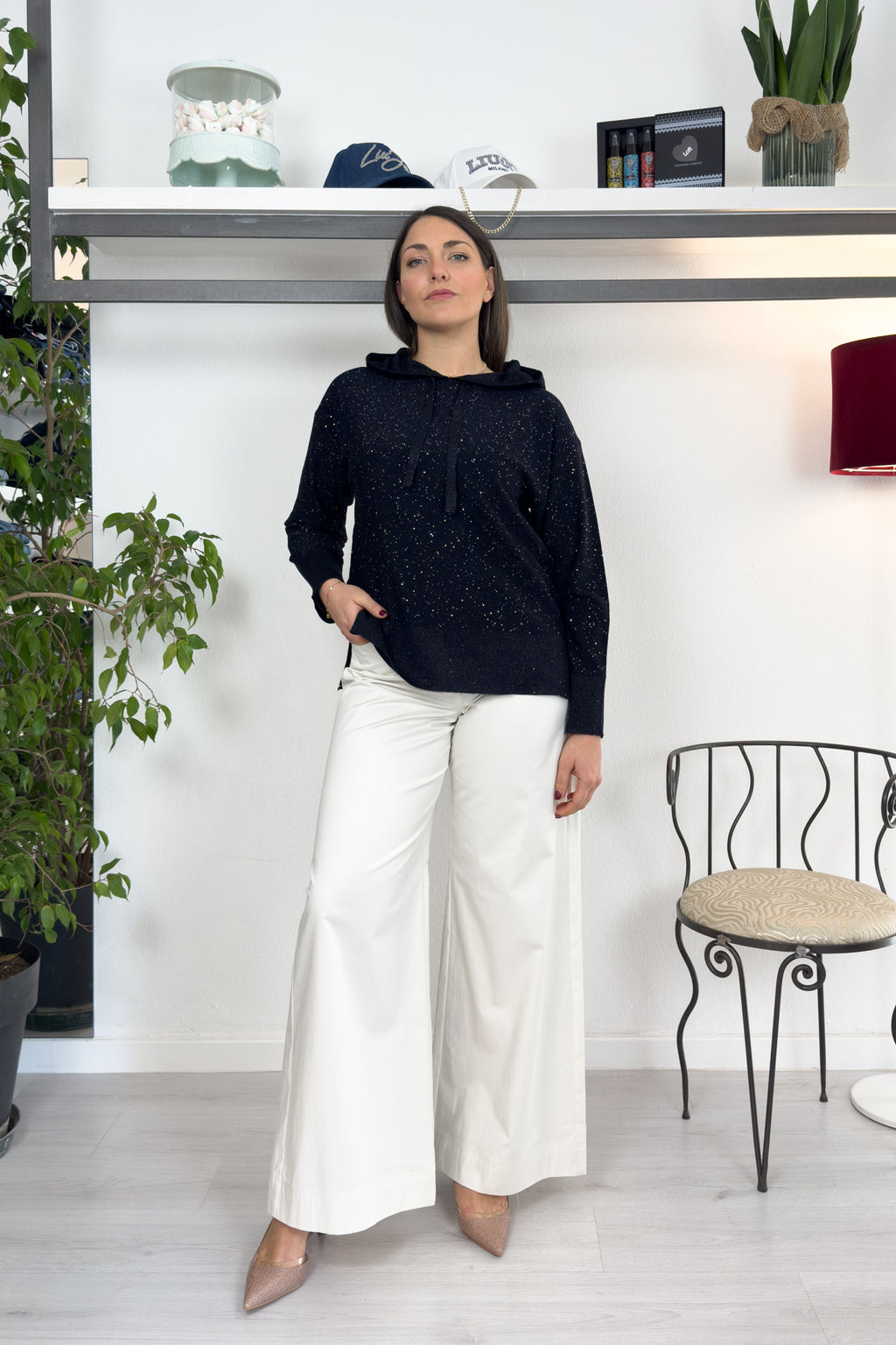 Maglia con cappuccio con micro paillettes EMME