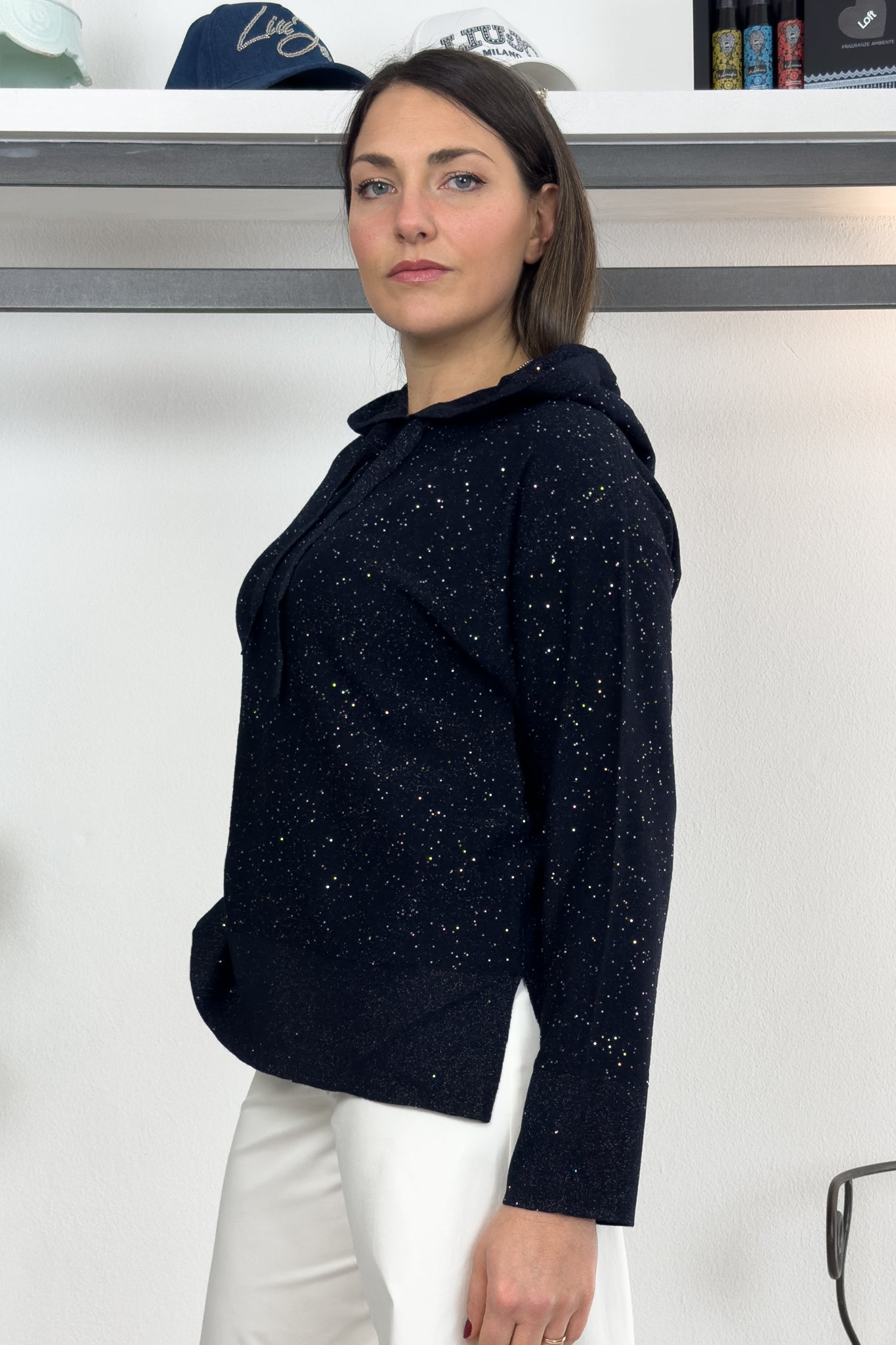 Maglia con cappuccio con micro paillettes EMME