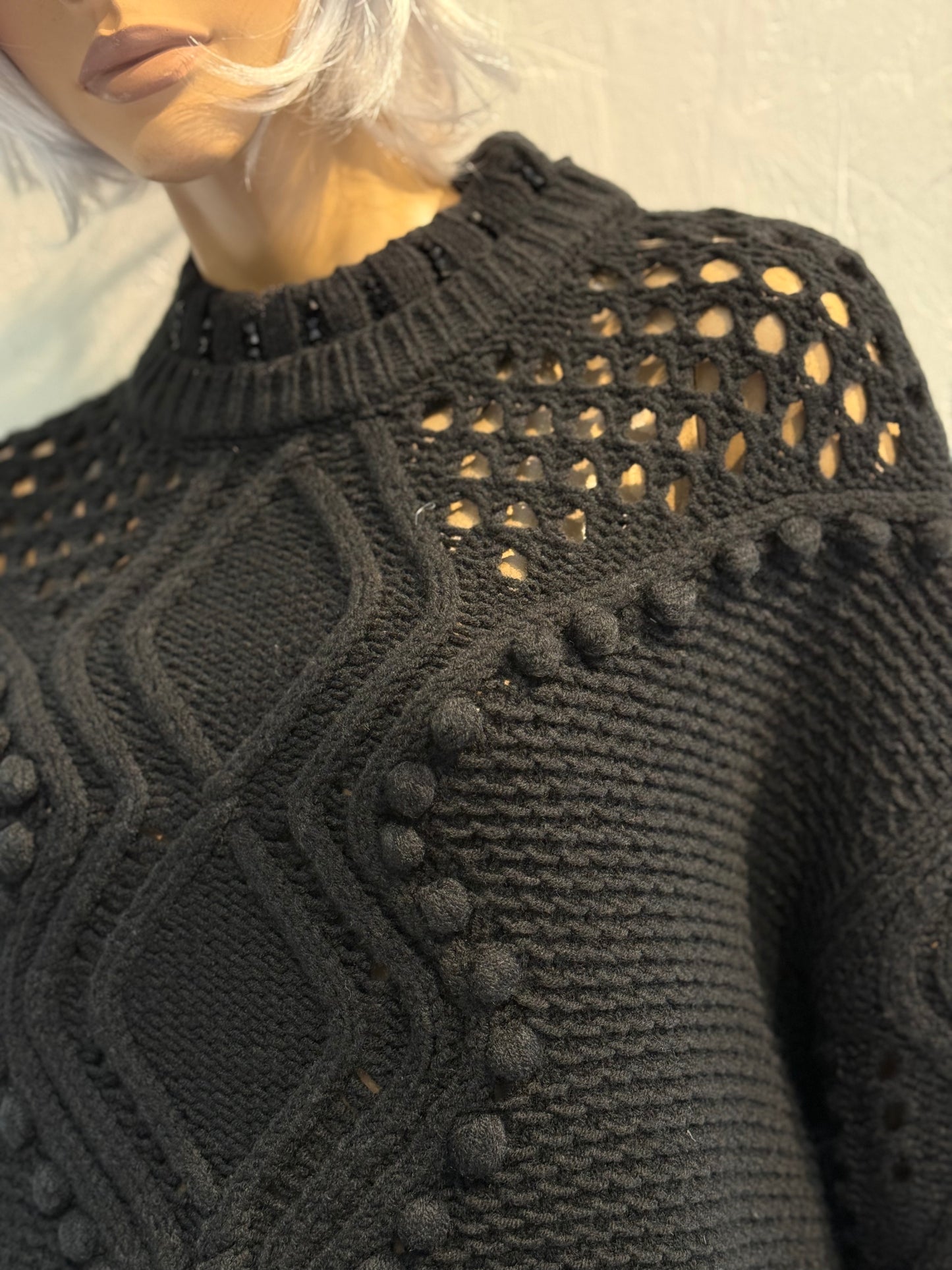 MAGLIA IN LANA CON TRAFORATURE LIUJO