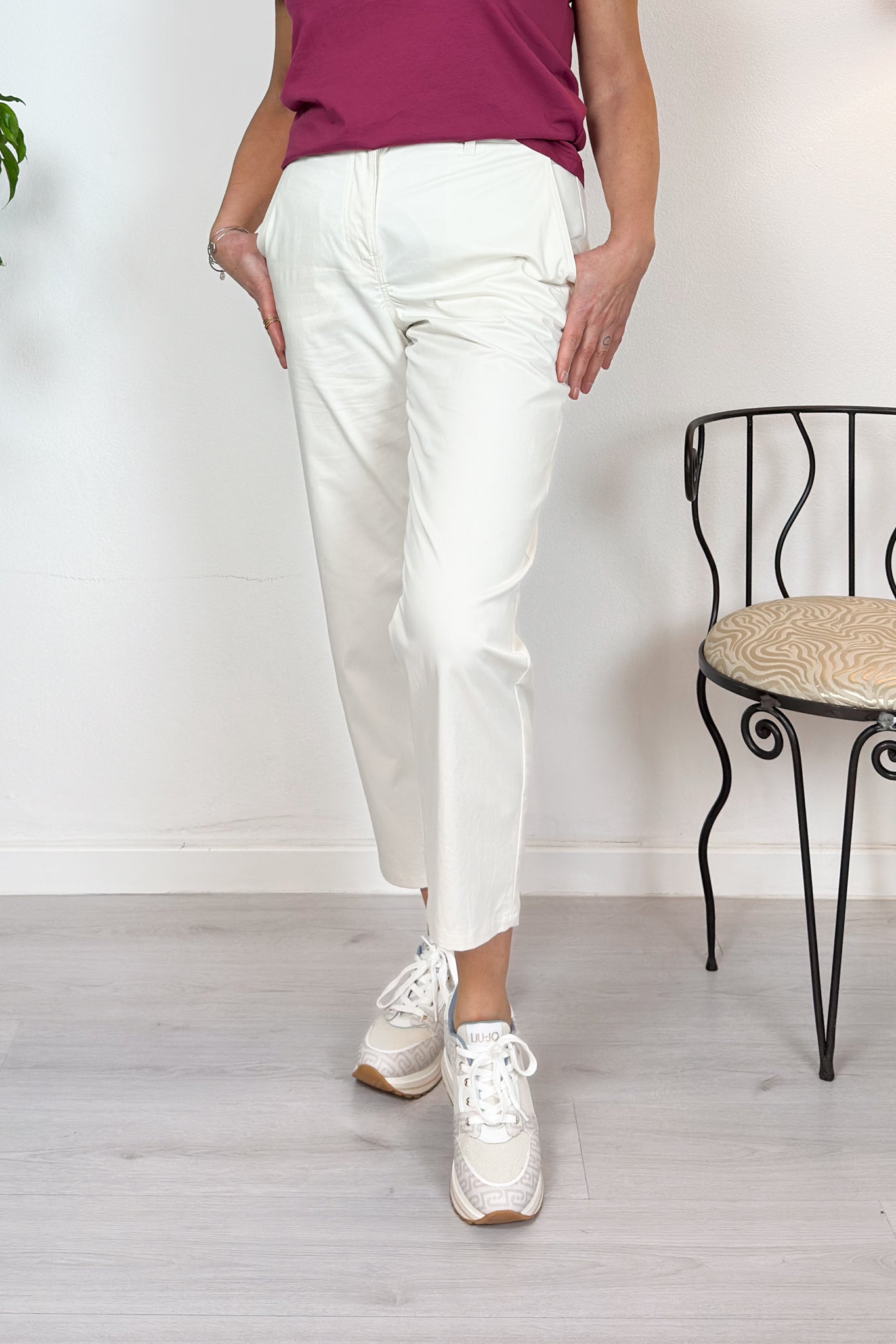 Pantalone chinos carrot fit in cotone
