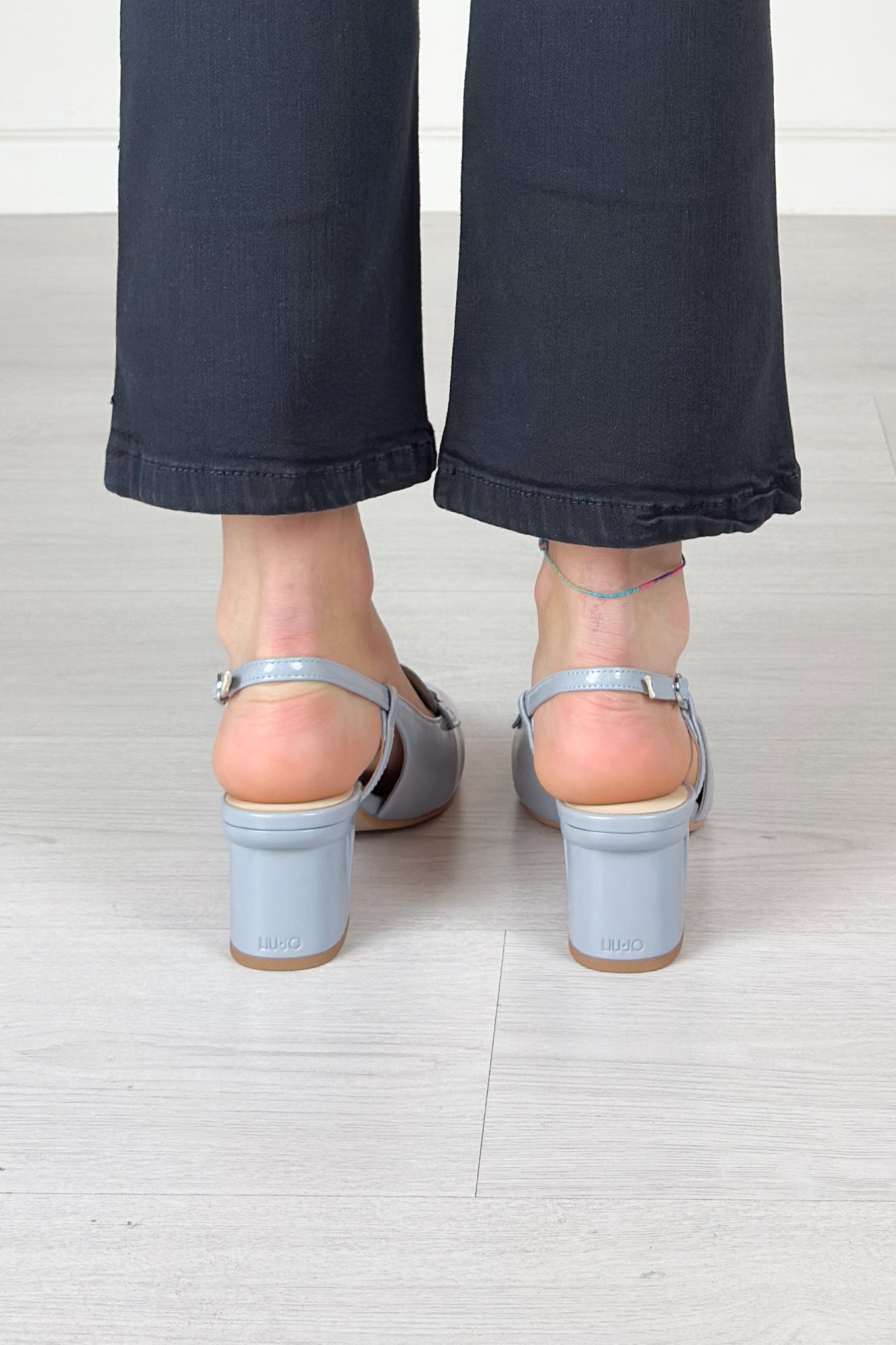 Slingback in vernice con tacco basso LIU JO