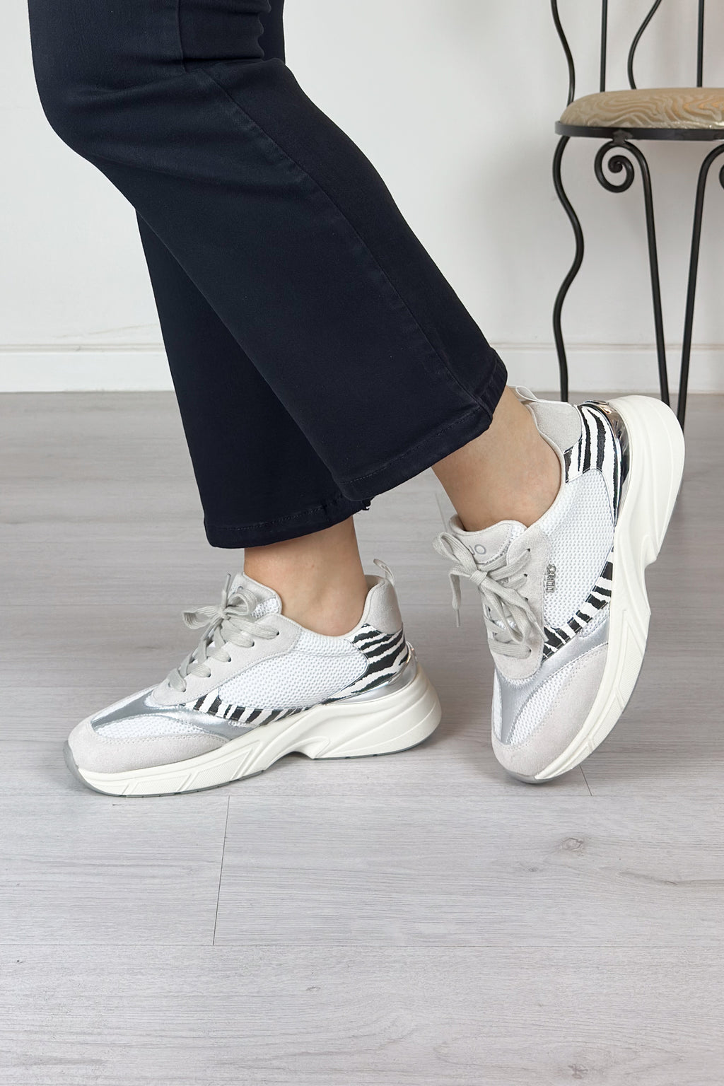 Sneakers con inserti in zebra LIU JO