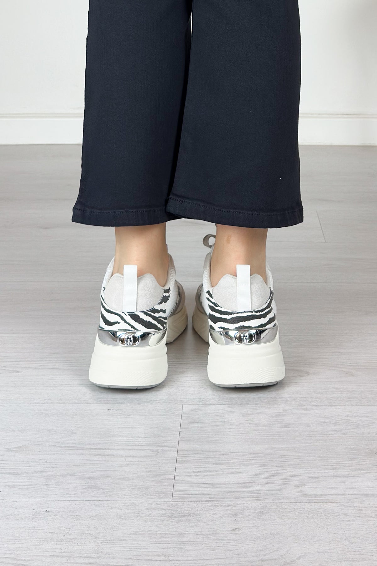 Sneakers con inserti in zebra LIU JO