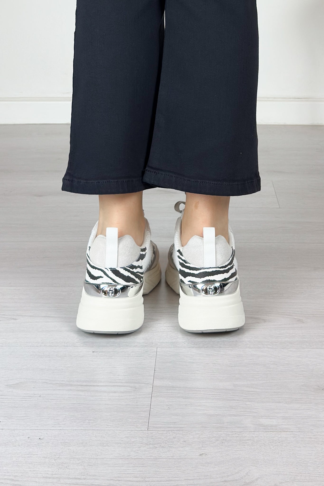 Sneakers con inserti in zebra LIU JO