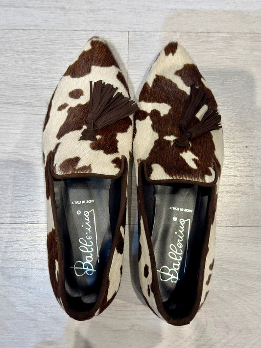 Pantofola in cavallino marrone con nappine