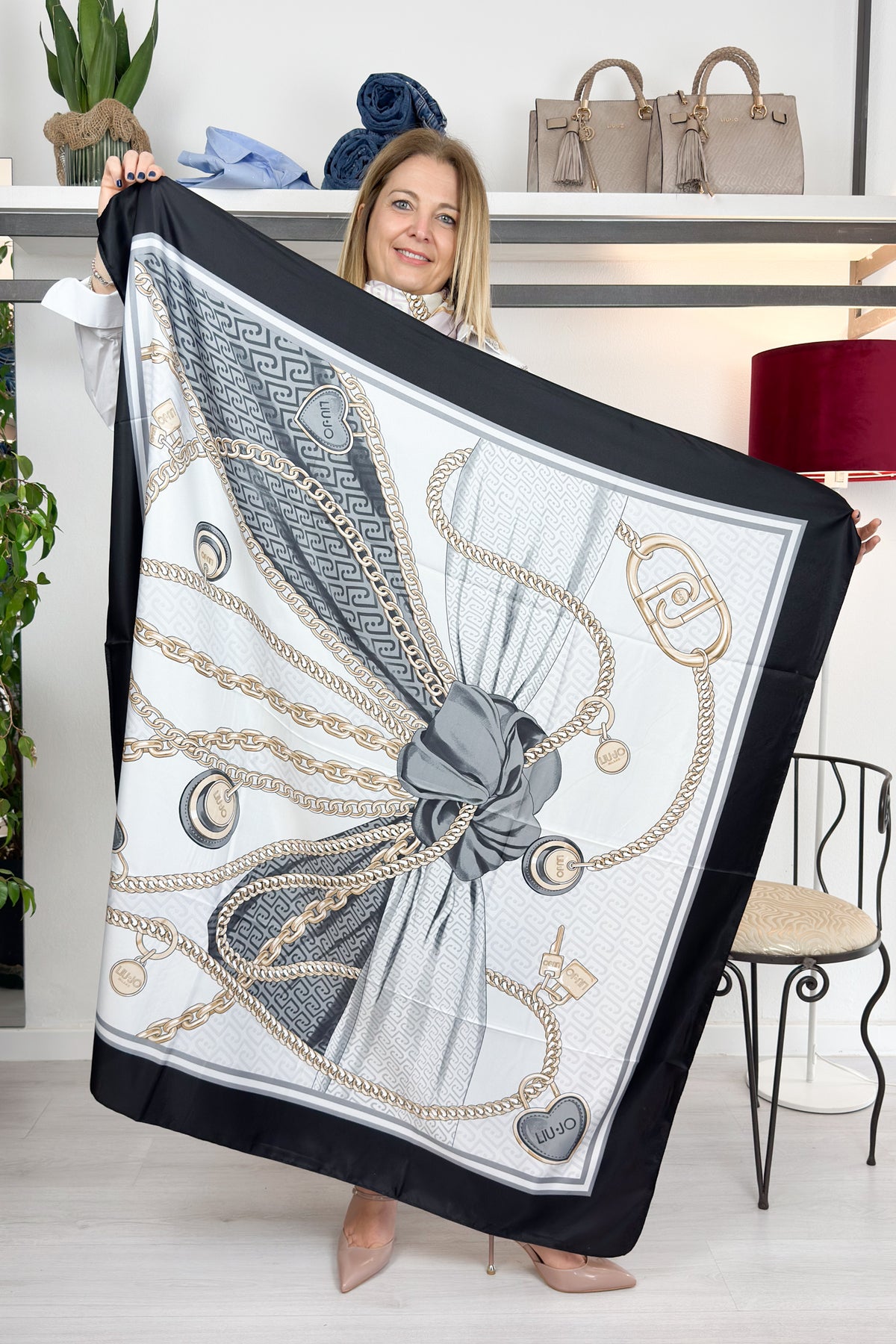 Foulard grande con fiocco LIU JO
