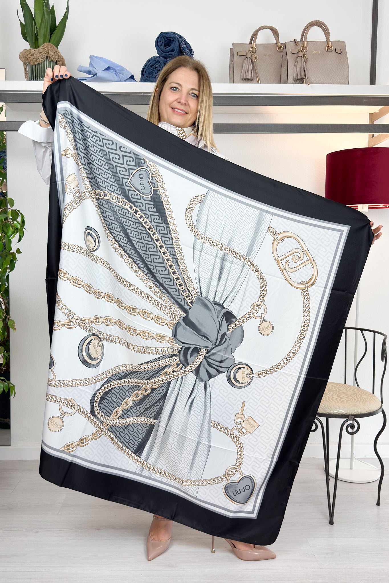 Foulard grande con fiocco LIU JO
