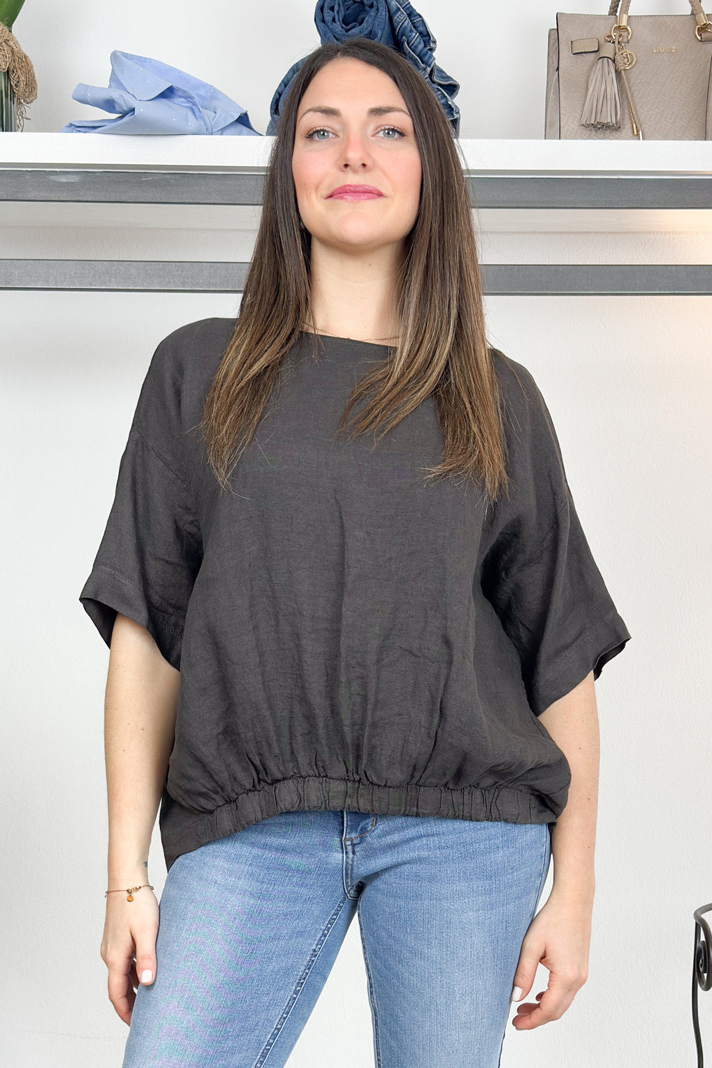 Blusa girocollo in lino KAOS