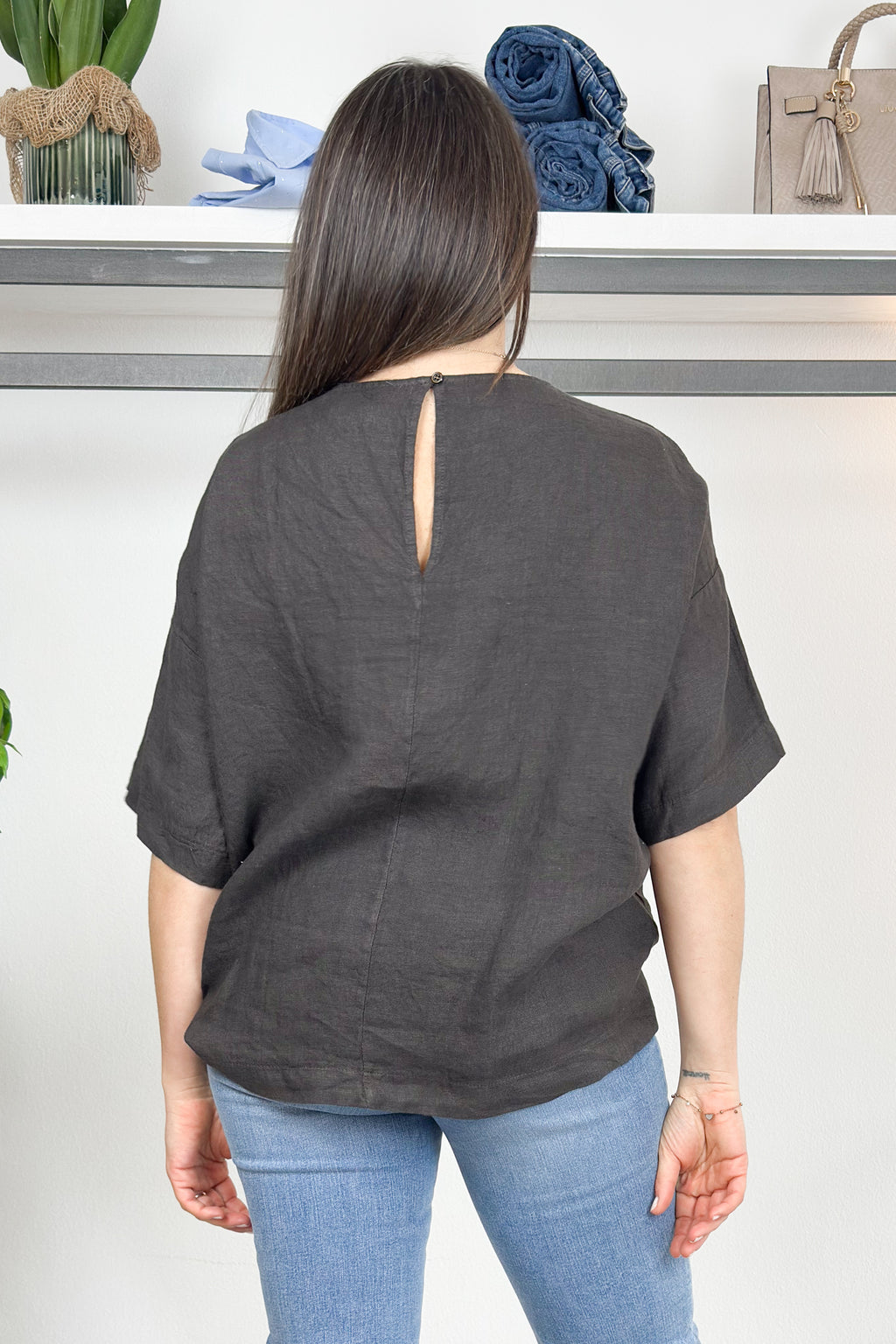 Blusa girocollo in lino KAOS