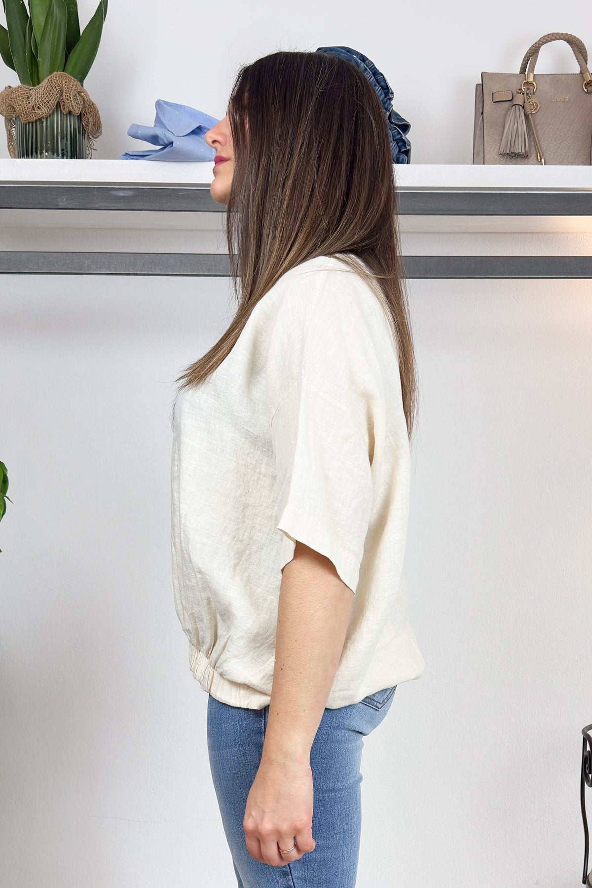 Blusa girocollo in lino KAOS