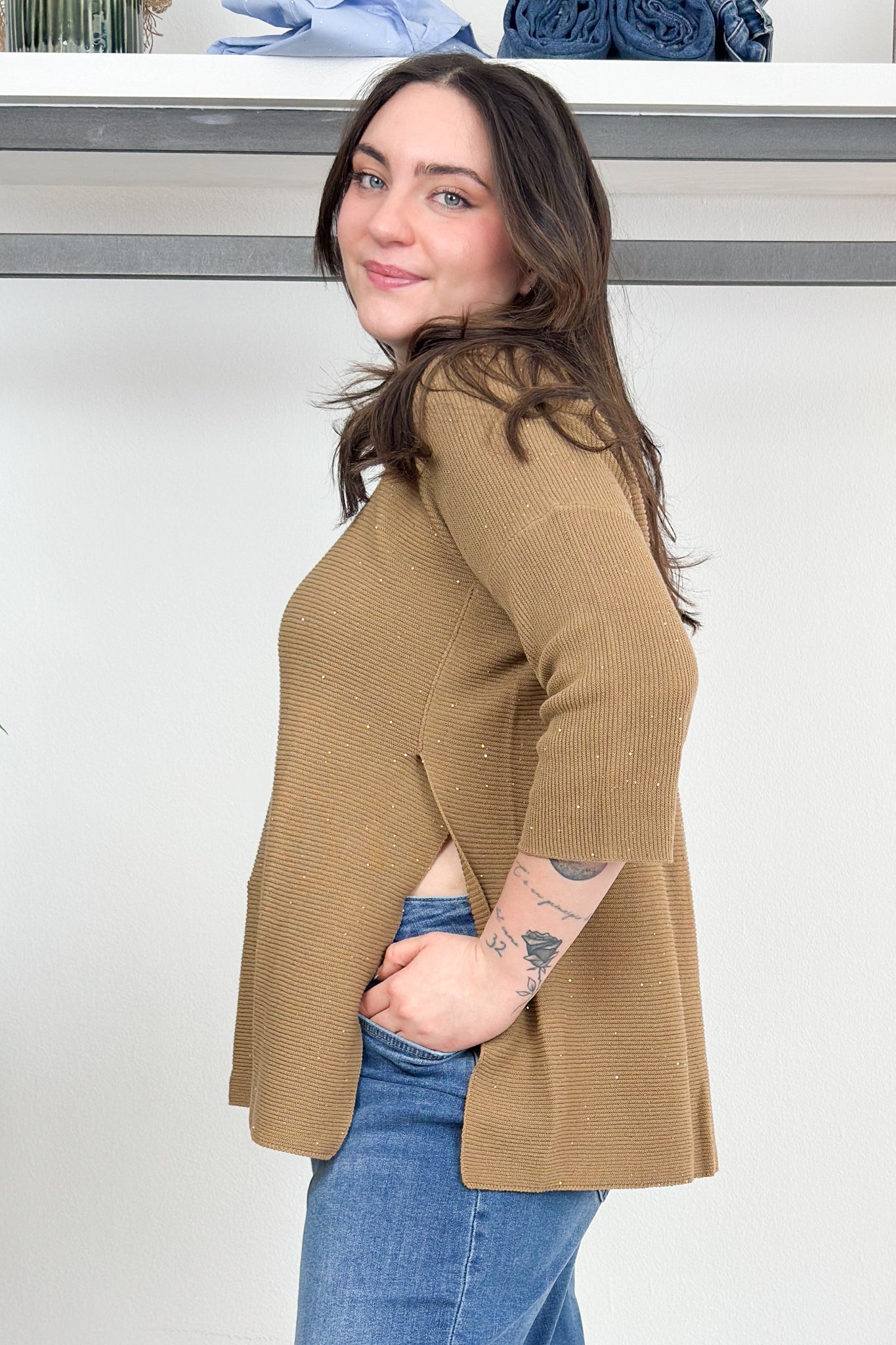 Maglia con spacchi e micropaillettes EMME