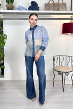 Camicia a righe con pizzo e inserti di jeans