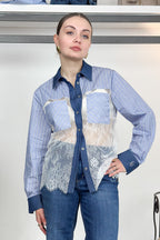 Camicia a righe con pizzo e inserti di jeans