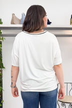 Tshirt over scollo a V KAOS