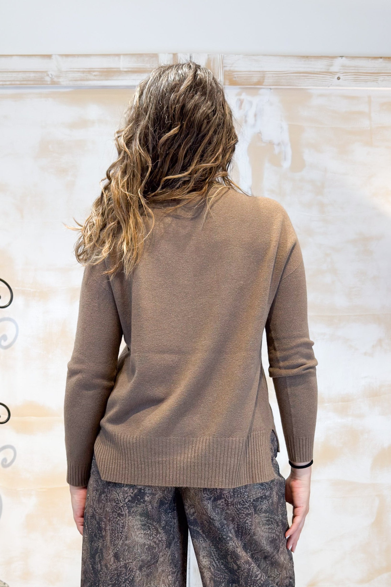 Maglia morbida con spacchi KAOS
