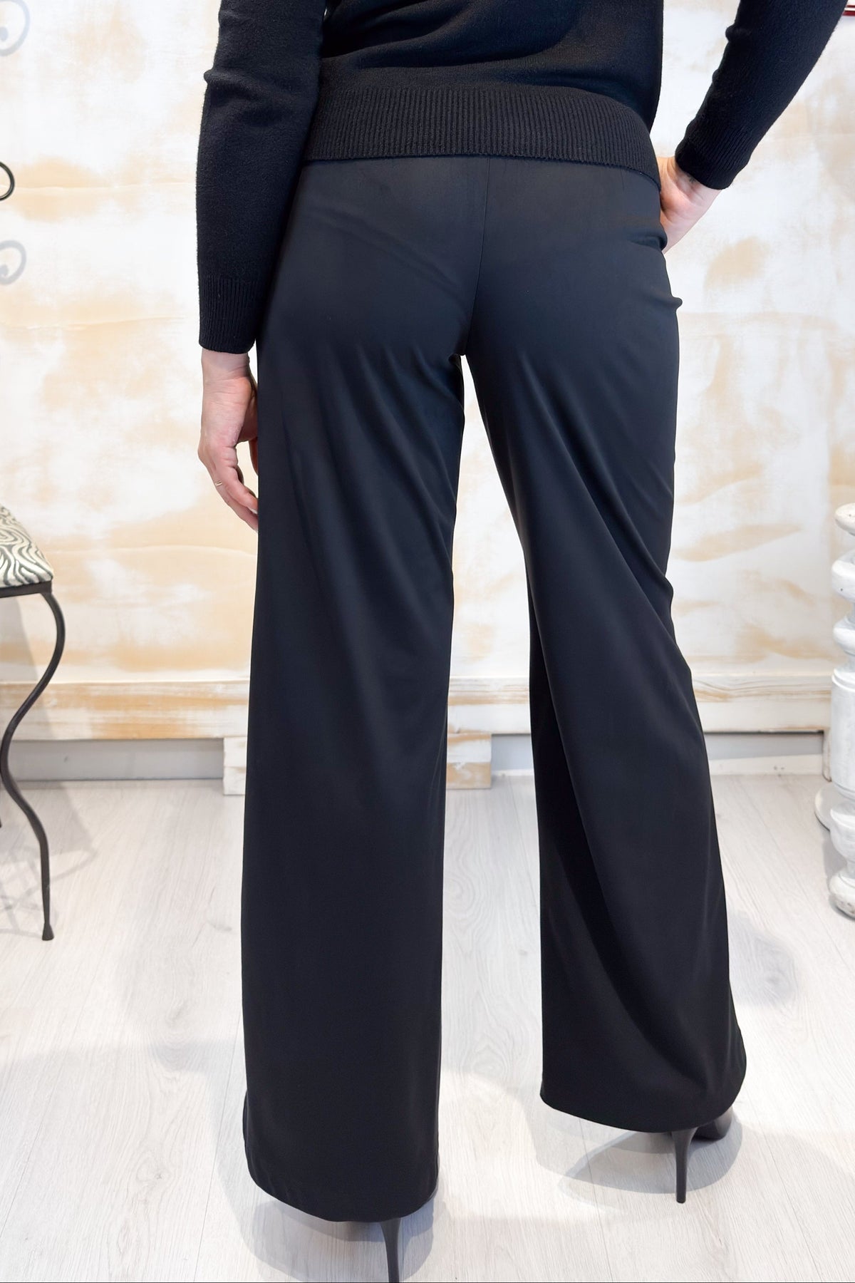 Pantalone dritto in Jersey suede EMME