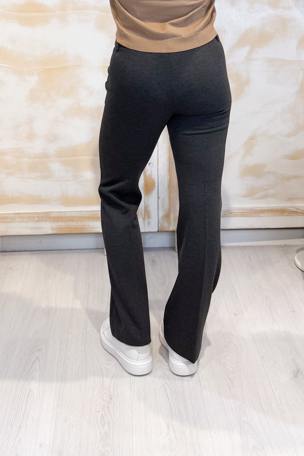 Pantalone slim fit in Jersey EMME