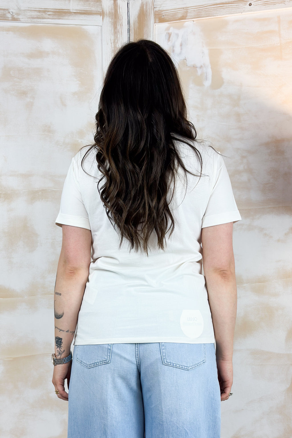 T-Shirt girocollo con logo fantasia LIU JO - Wh.milk/liujo fl.bro