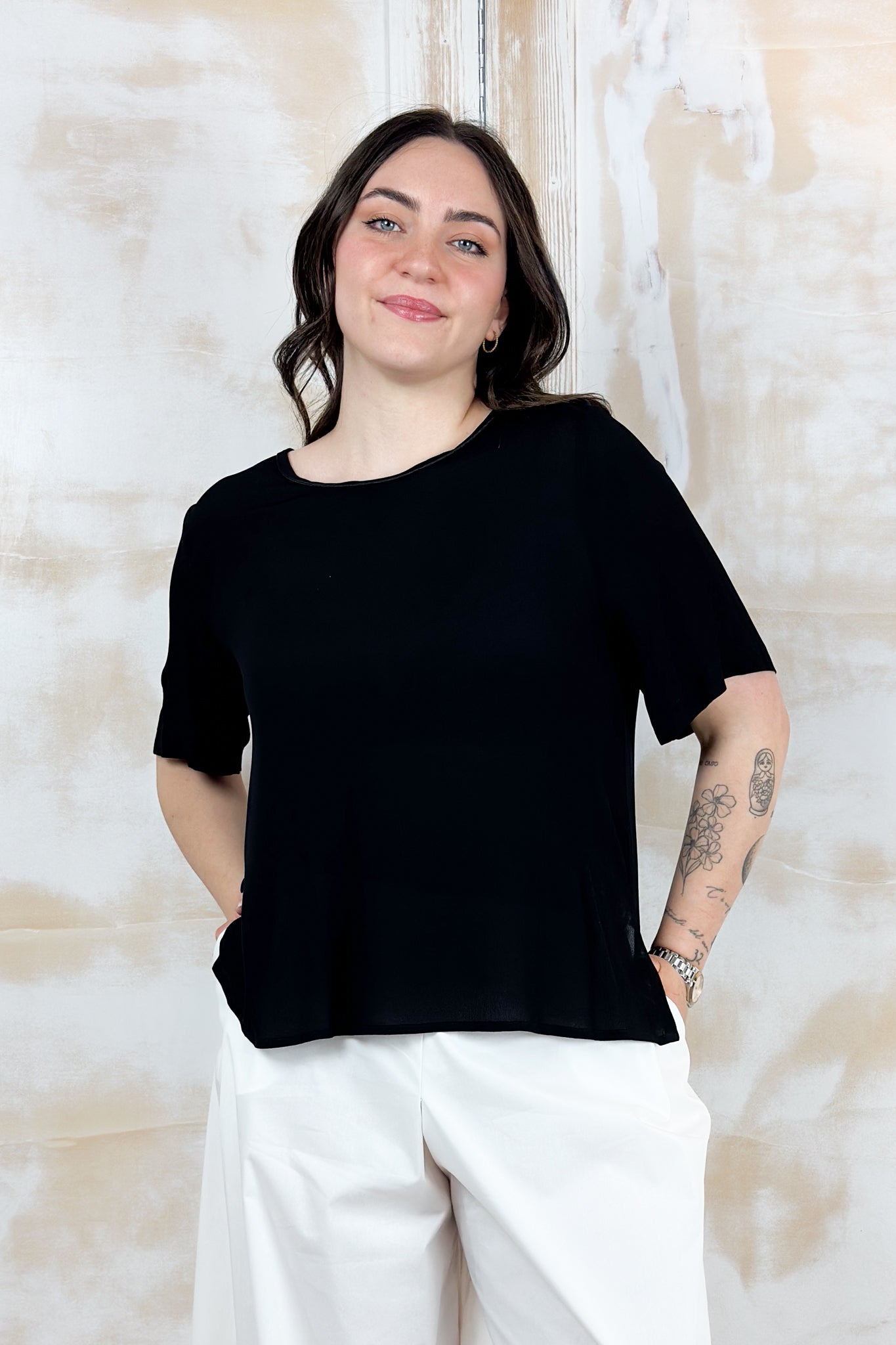 T-shirt in crepe scollo rotondo KAOS - NERO