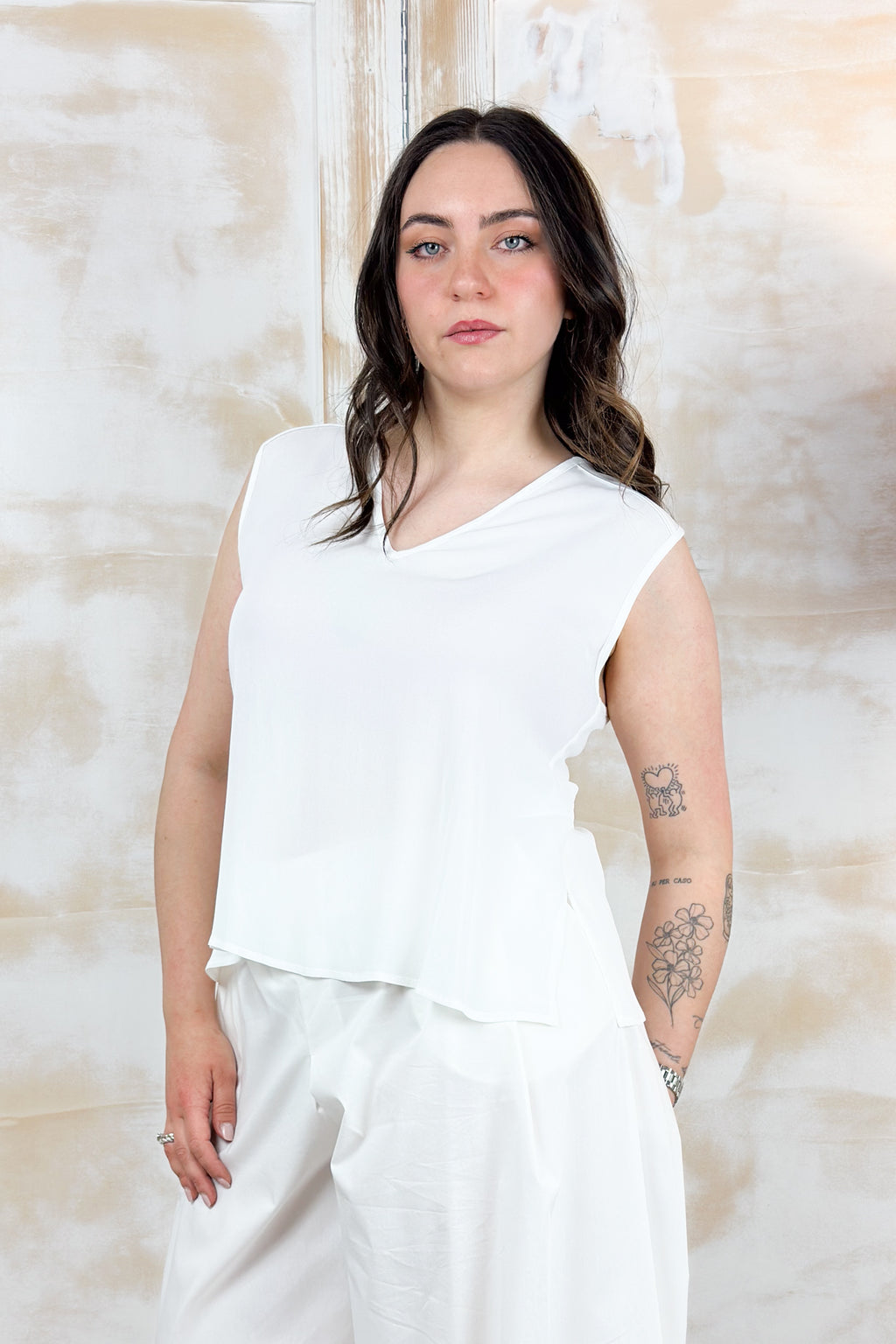 Top scollo a "V" in crepe KAOS - PANNA