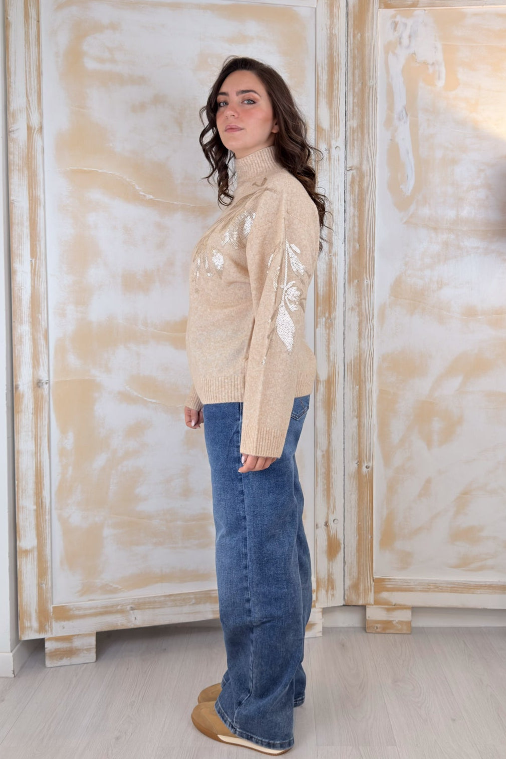 Maglione collo alto con ricamo KAOS